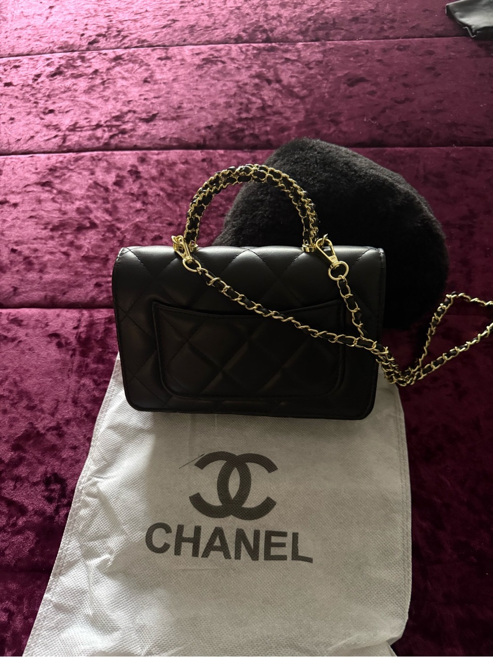 Quilted Shoulder Bag with Gold Chain - Picture 3 of 5